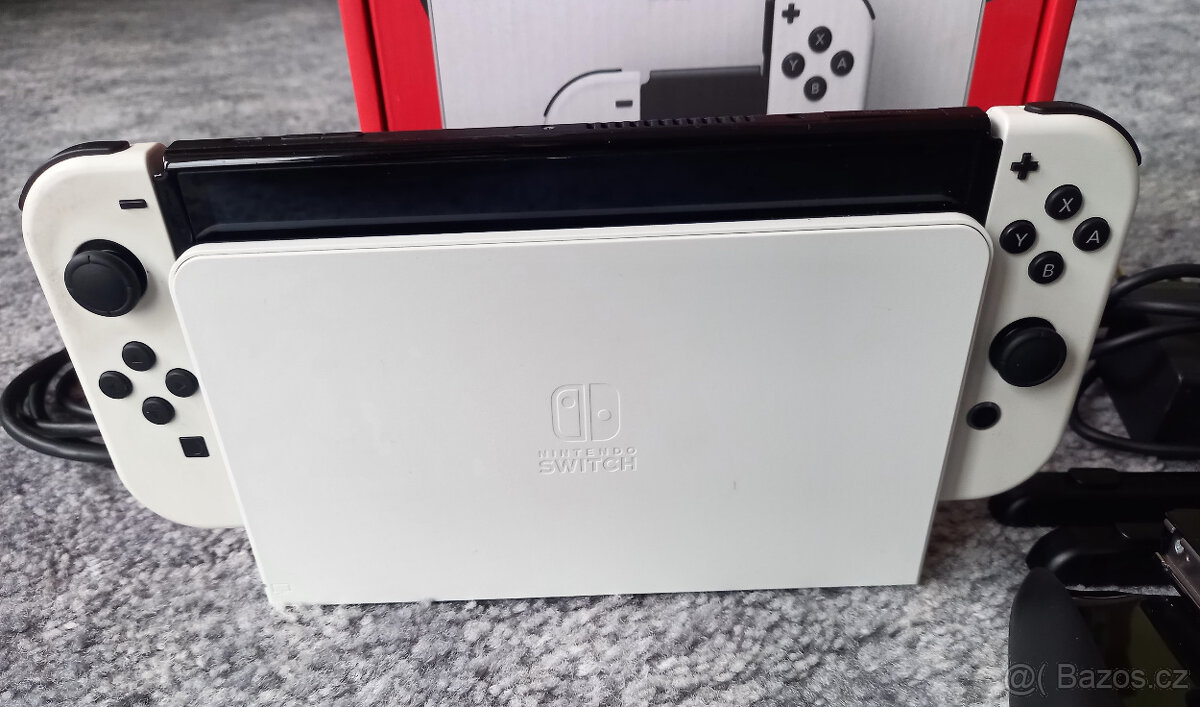 Nintendo Switch OLED White - REZERVACE - 5