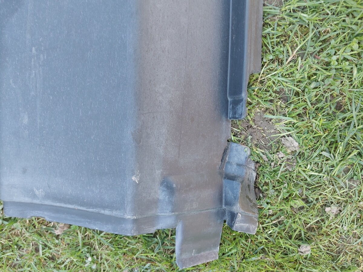 BMW e32 plastové prahy - 5