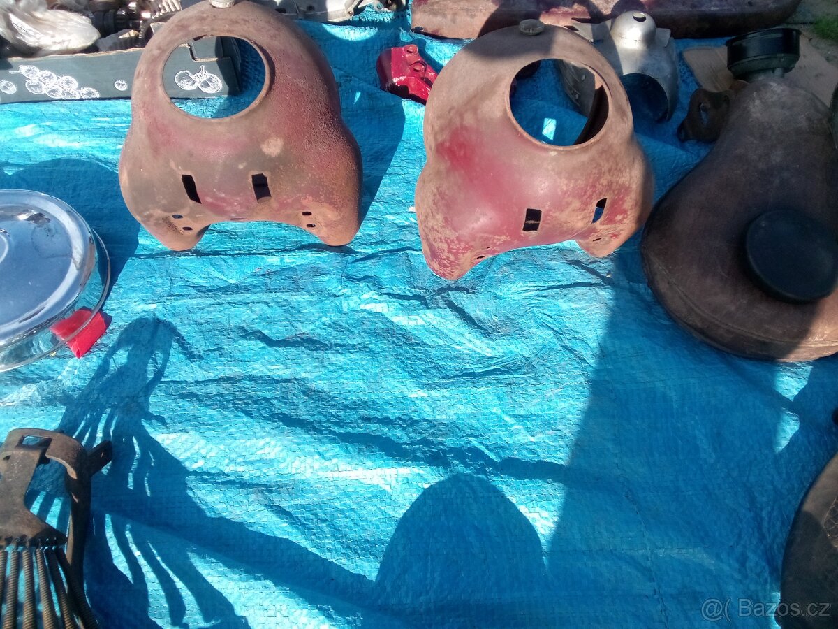 Jawa 350 perak,origo překryt karburace .tachometr 8000kč - 5