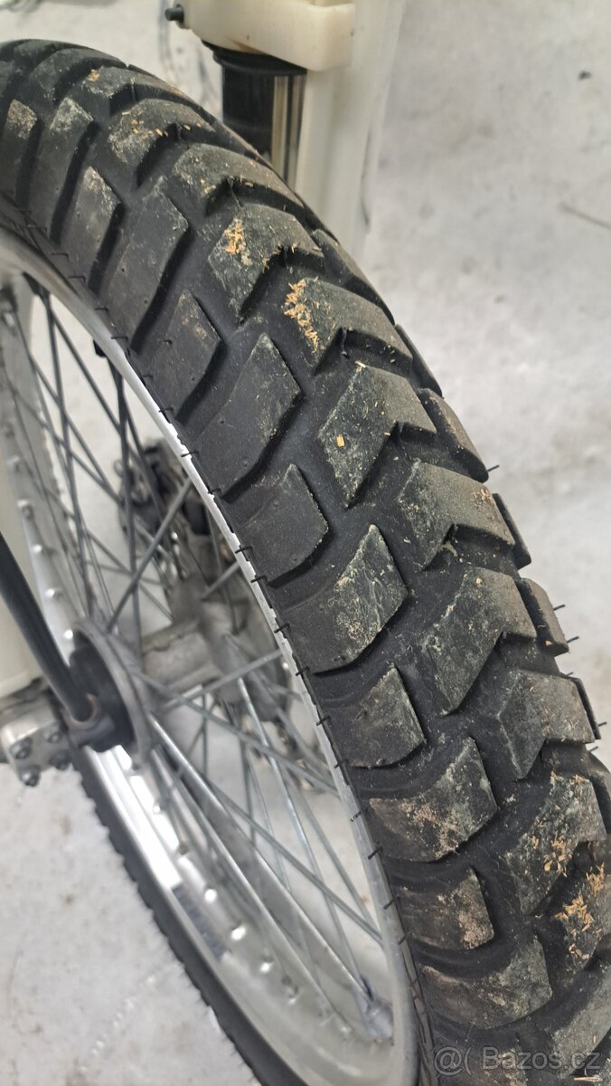 KAWASAKI KLX 650 - 5