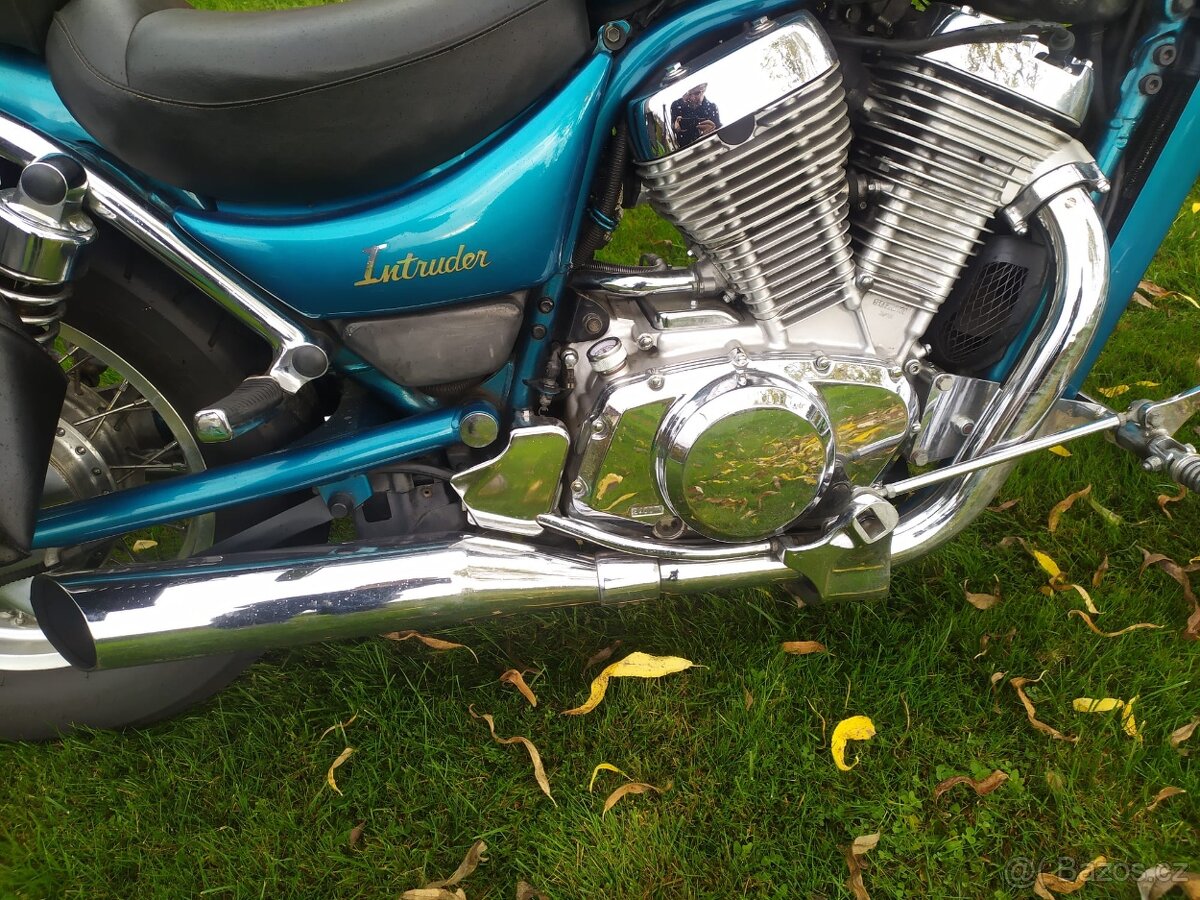 Suzuki VS Intruder - 5