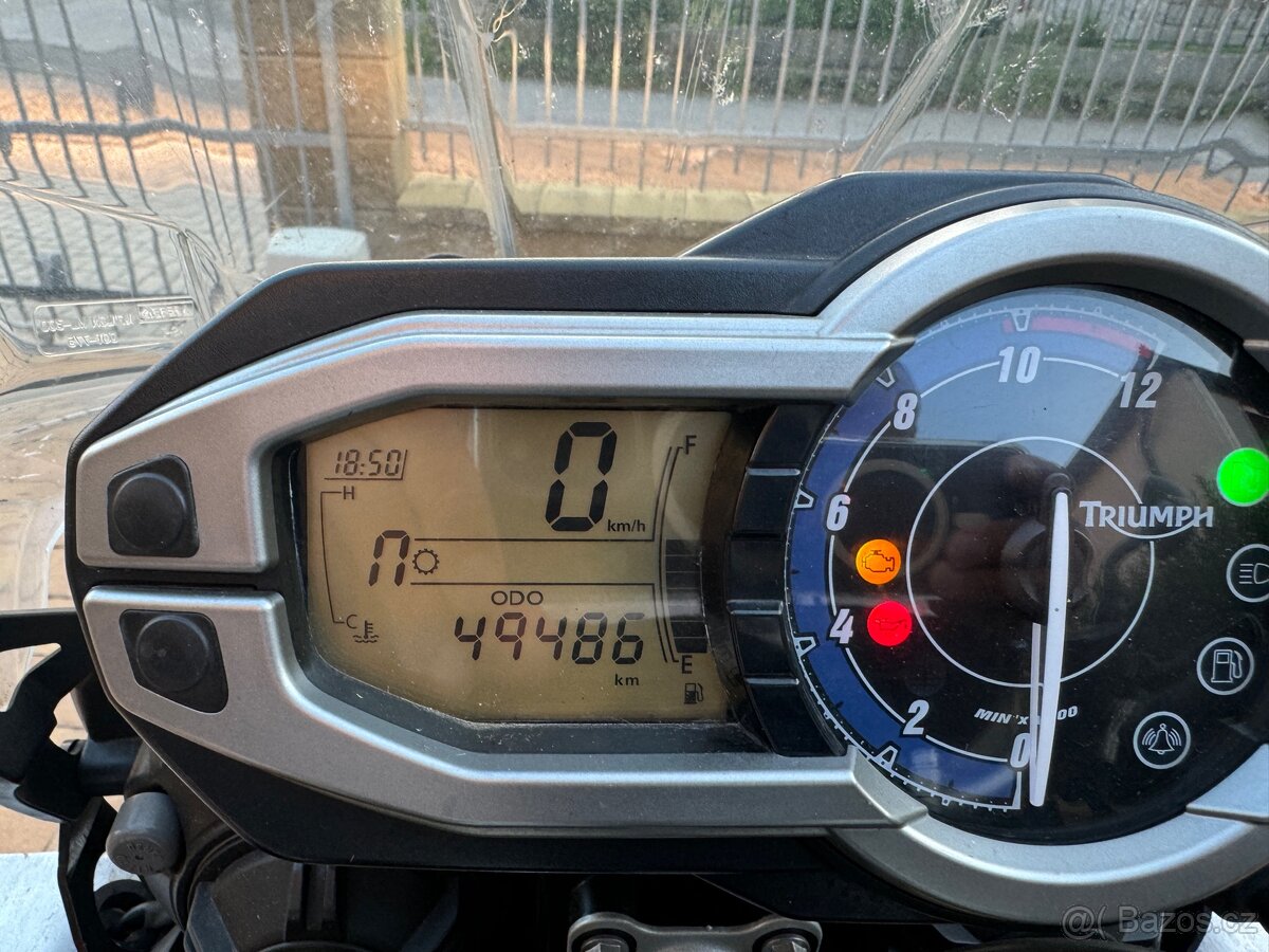 Triumph Tiger 800
