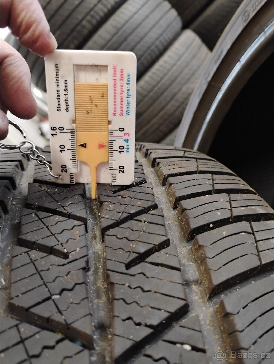 Prodám zimní pneu 225/45 R18 XL - 5