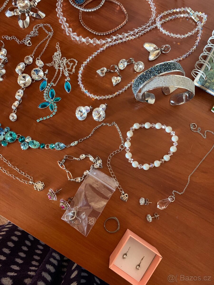 Sbírka bižuterie se Swarovski + stříbrné šperky, dětské náuš - 5