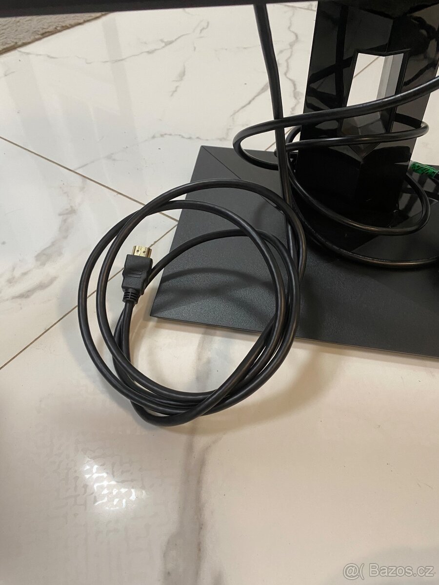 3x monitor Samsung /Acer + příslušenství - 5