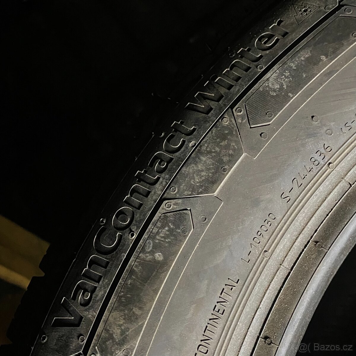 Zimní pneu 215/60 R17C 109/107T Continental 5mm - 5