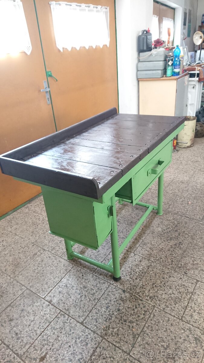 Dílenský ponk. - 5