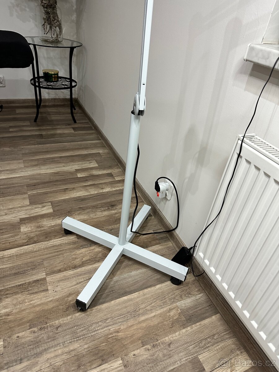 SVĚTLO KOSMETICKÁ LAMPA S LUPOU - 5