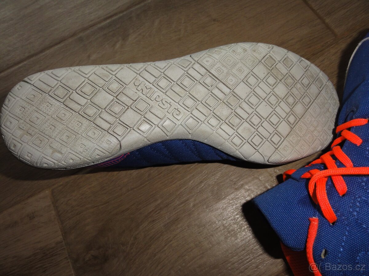 Futsalové kopačky Kipsta vel. 36 a sálovky Adidas vel. 35.5 - 5