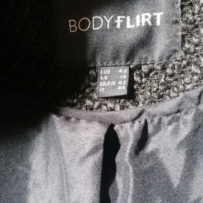 Krásný černý krátký kabátek vel.40-44 - 5