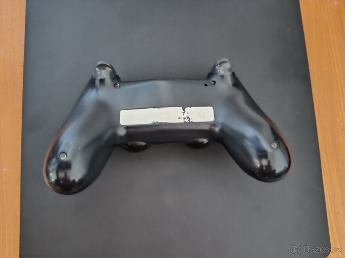 PS4 Slim 500GB, originál ovladač + hry / PlayStation 4 - 5