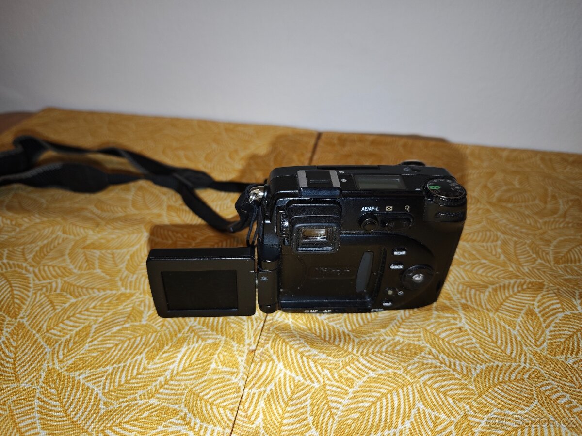 Nikon E 8400 - 8Mpix - 5