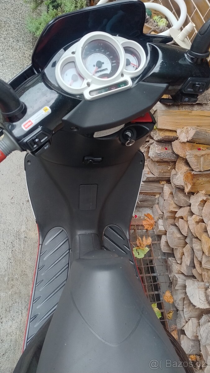 Aprilia SR 50 - 5