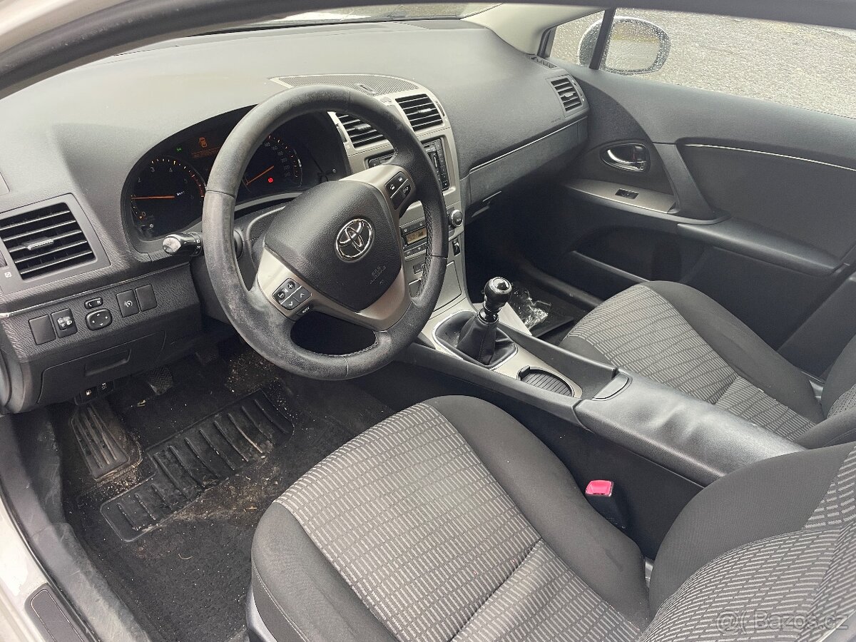 toyota Avensis combi---T27-2011--náhradní díly - 5