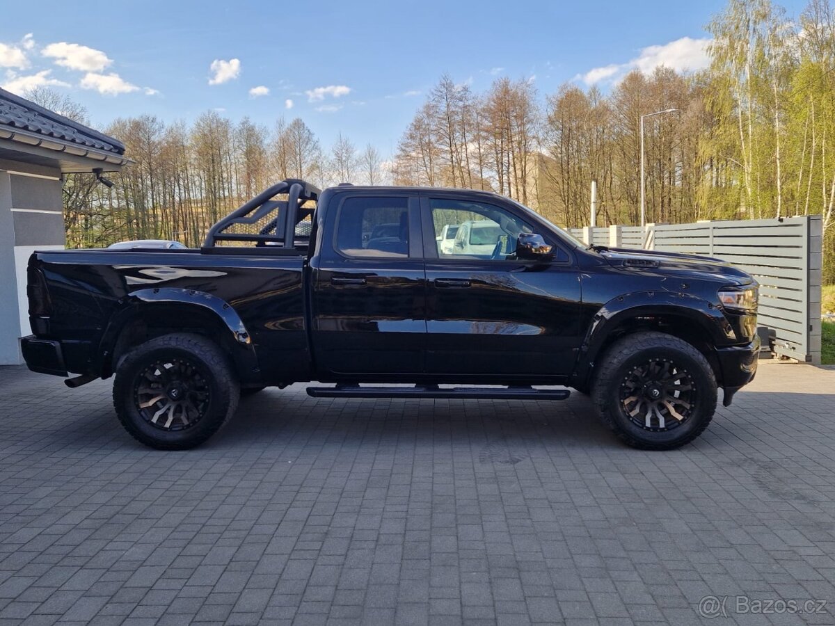 Dodge Ram 1500 5.7 HEMI - 4x4 - 2019 - TOP VZHLED