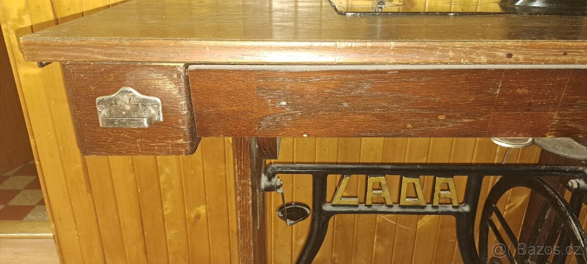 Šicí stroj Lada - 5