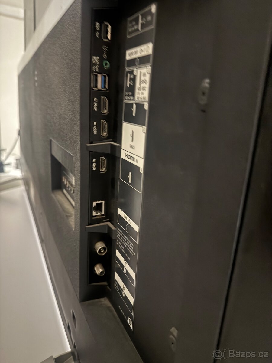 Smart TV Sony KD-70XF8305 - 5