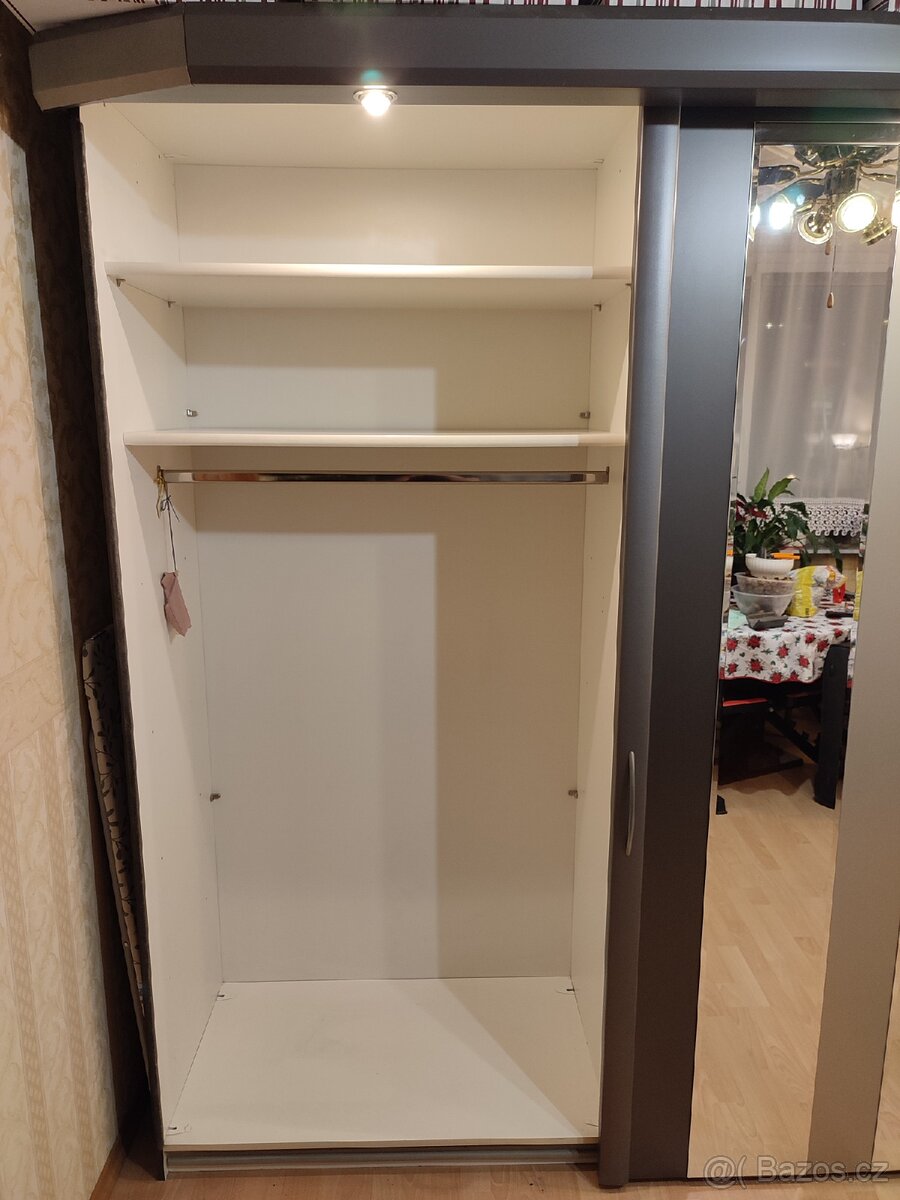 Šatní skříň Hülsta Metis Plus se zrcadlem a osvětlením - 5