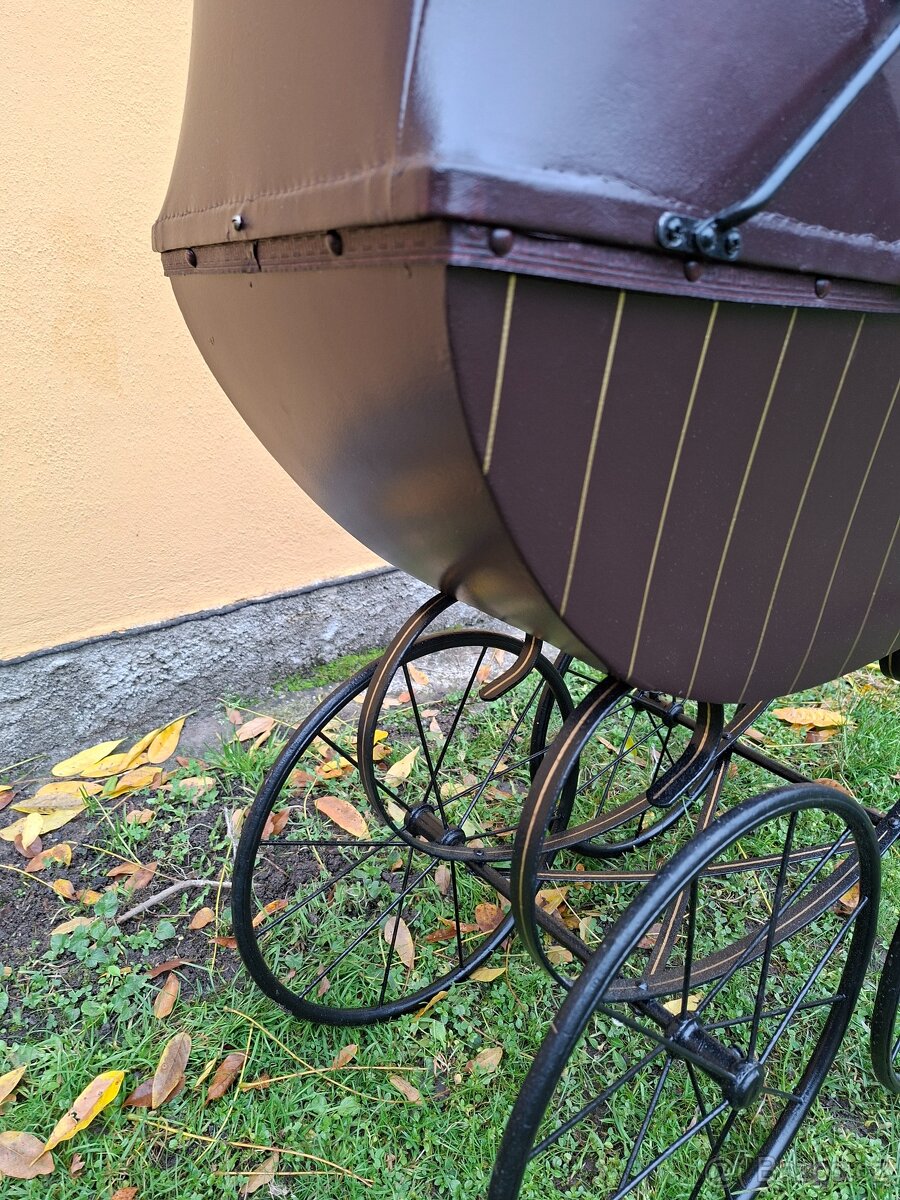 Starožitný kočárek pro panenky č. 637 - 5