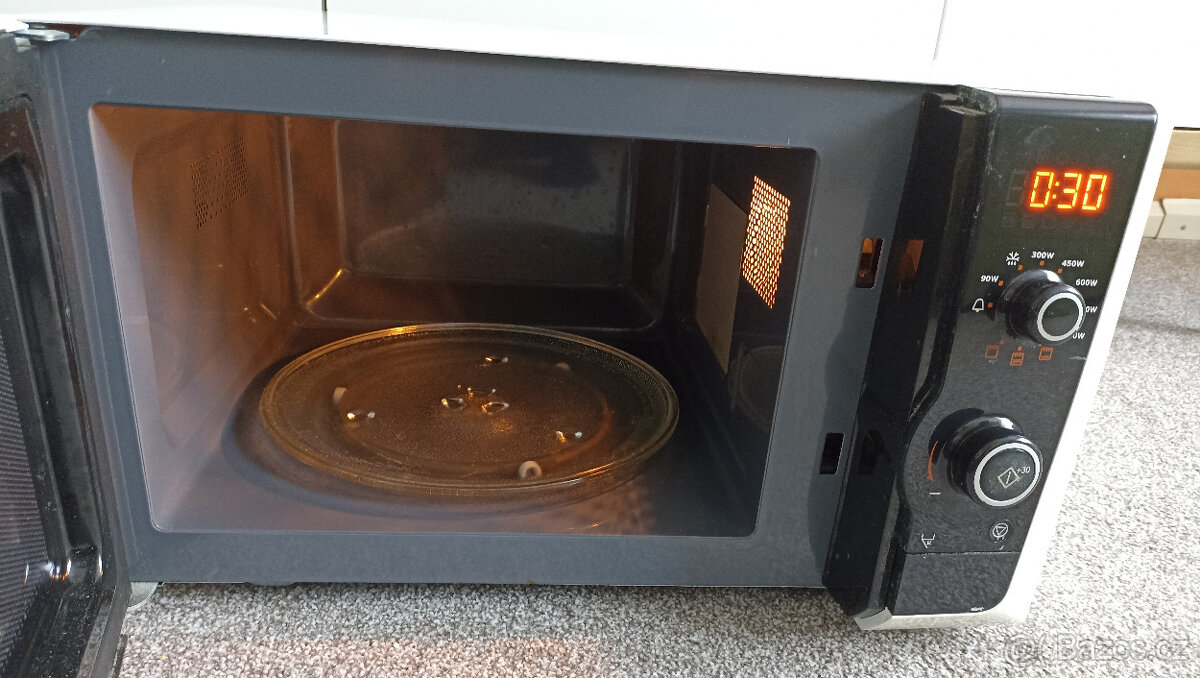 Plně funkční mikrovlnná trouba Electrolux s grilem - 5