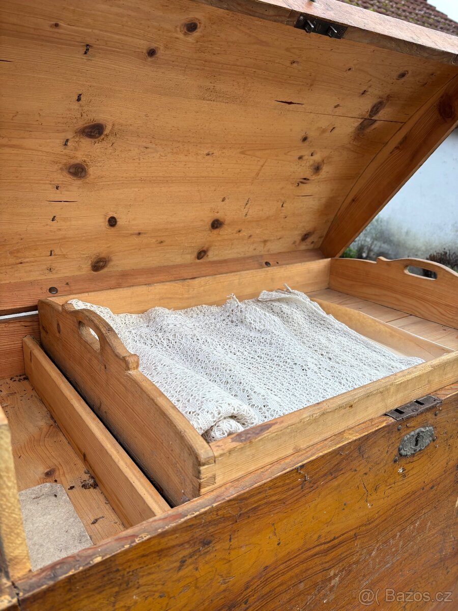 Velka dřevěná truhla - 5