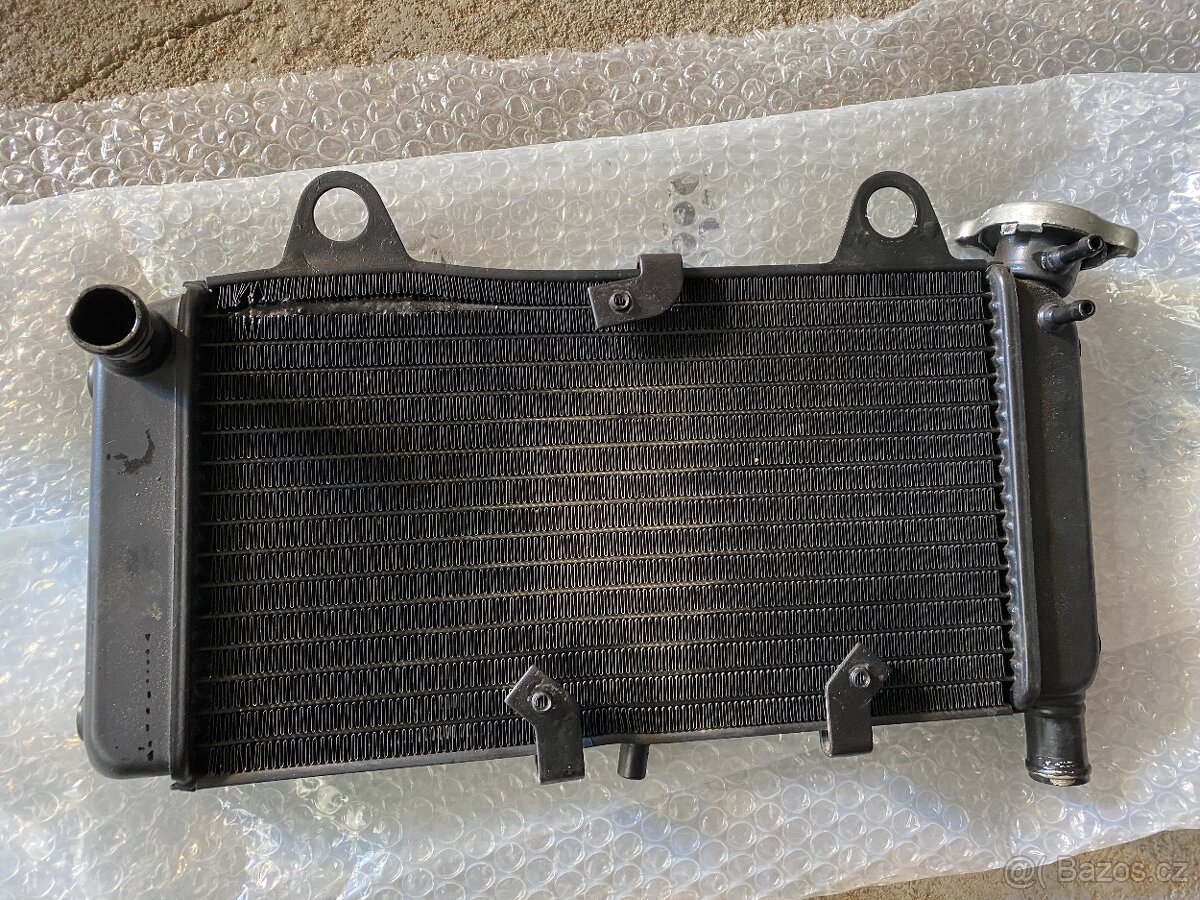 Yamaha MT-03 originál vodní chladič - 5