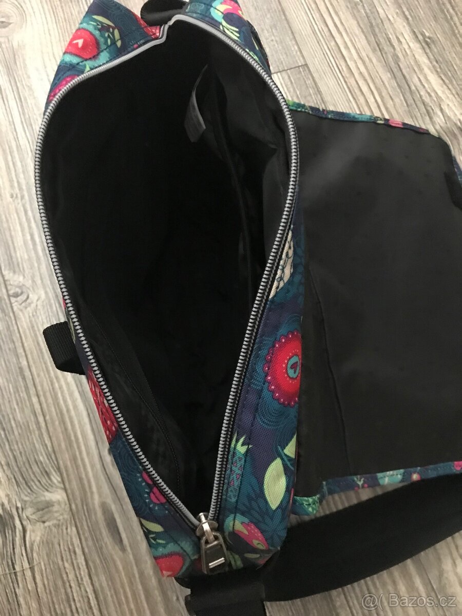 Taška přes rameno Totto/lístky - 5