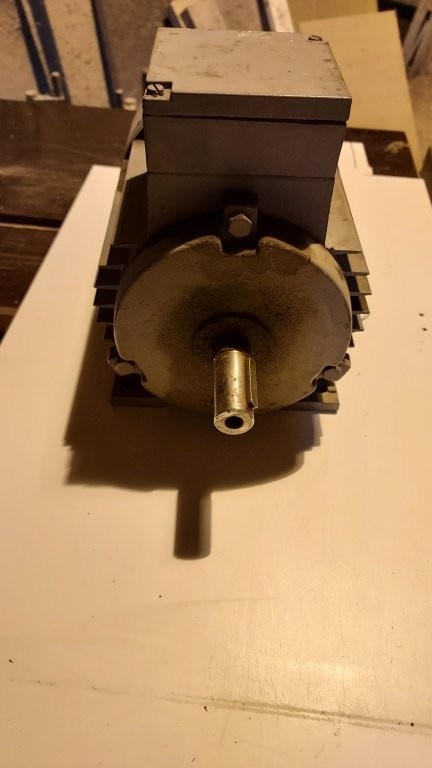 Elektromotor 550W, 910 otáček - 5