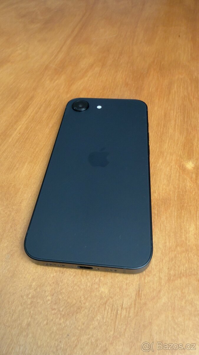 iPhone 16e black 128gb - 5
