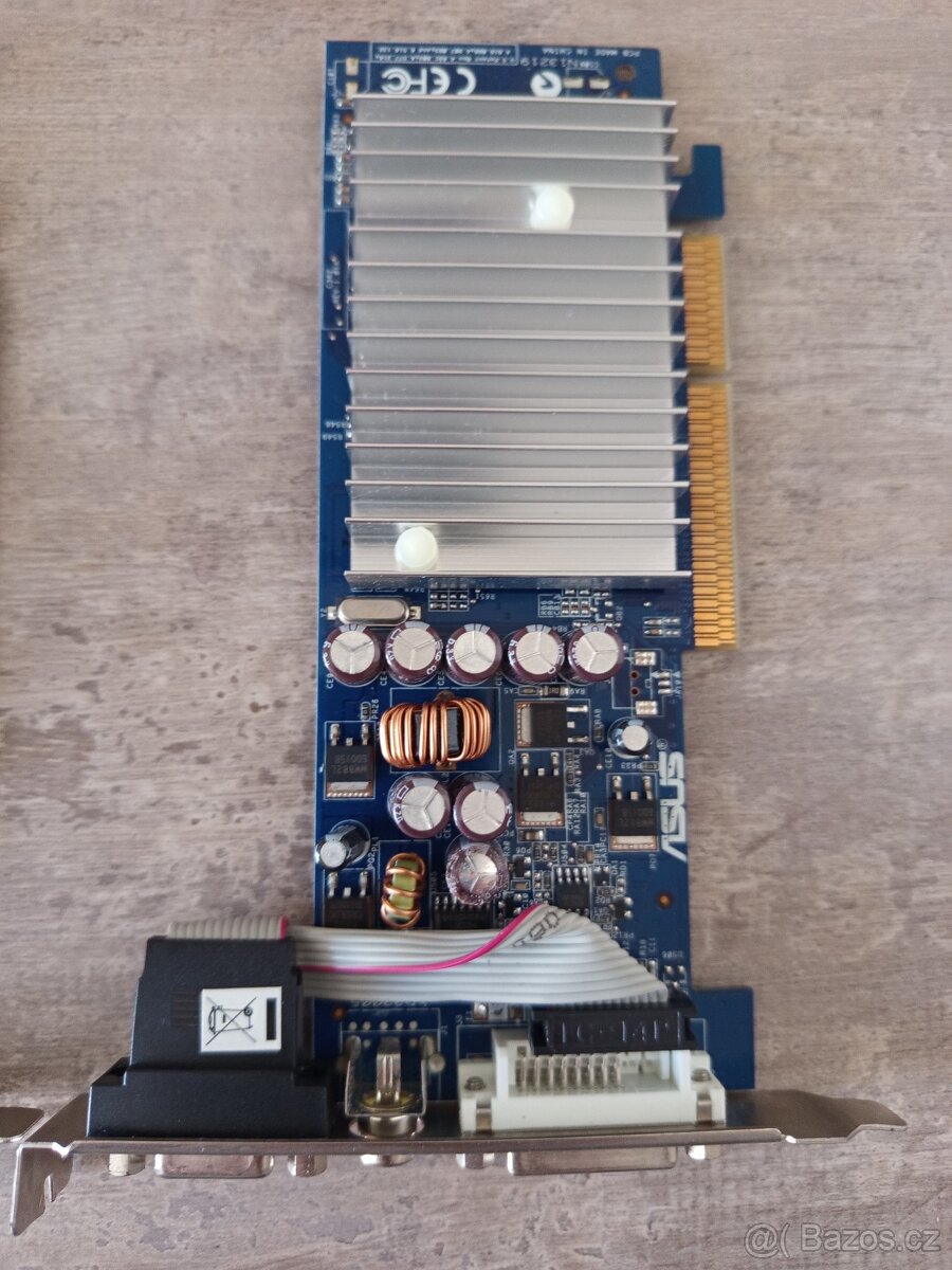 3X GRAFICKÁ KARTA - 5