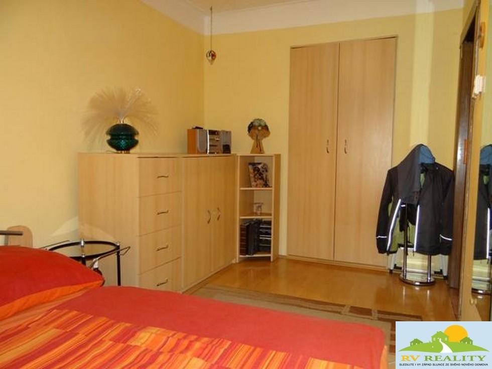 Pronájem bytu 3+1 v Pardubicích na Dukle - 5