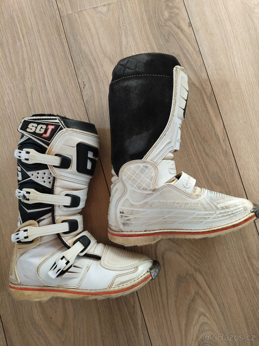 Přilba, boty , brýle motokros