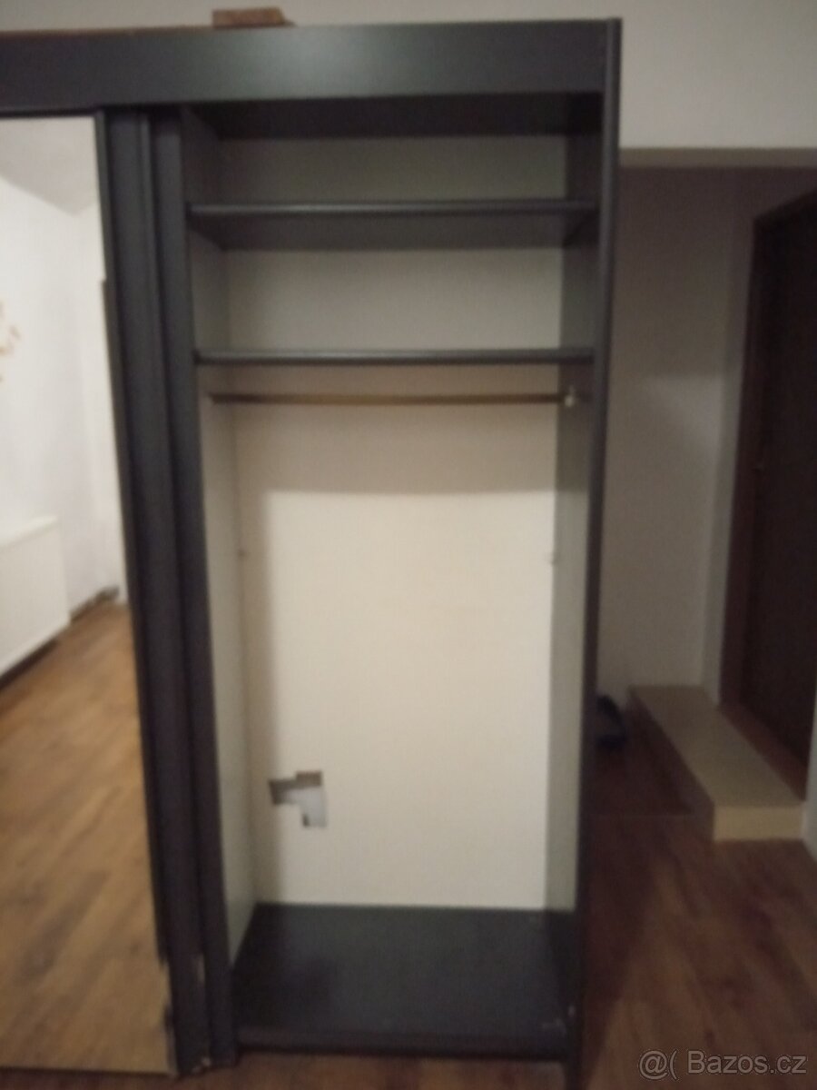 Šatní skříň - 5