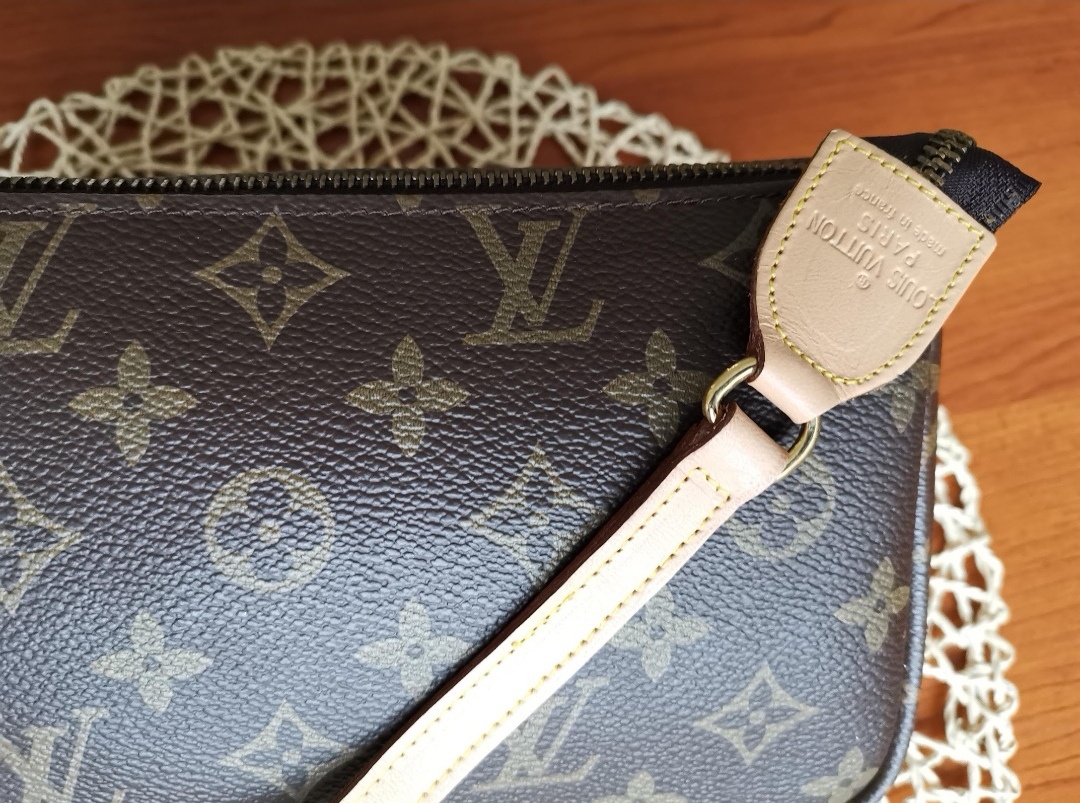 Krásná dámská kabelka - 5