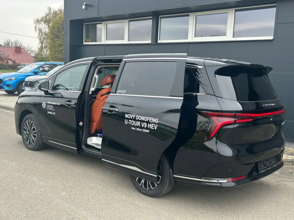 Dongfeng U-Tour, V9 HEV - 5