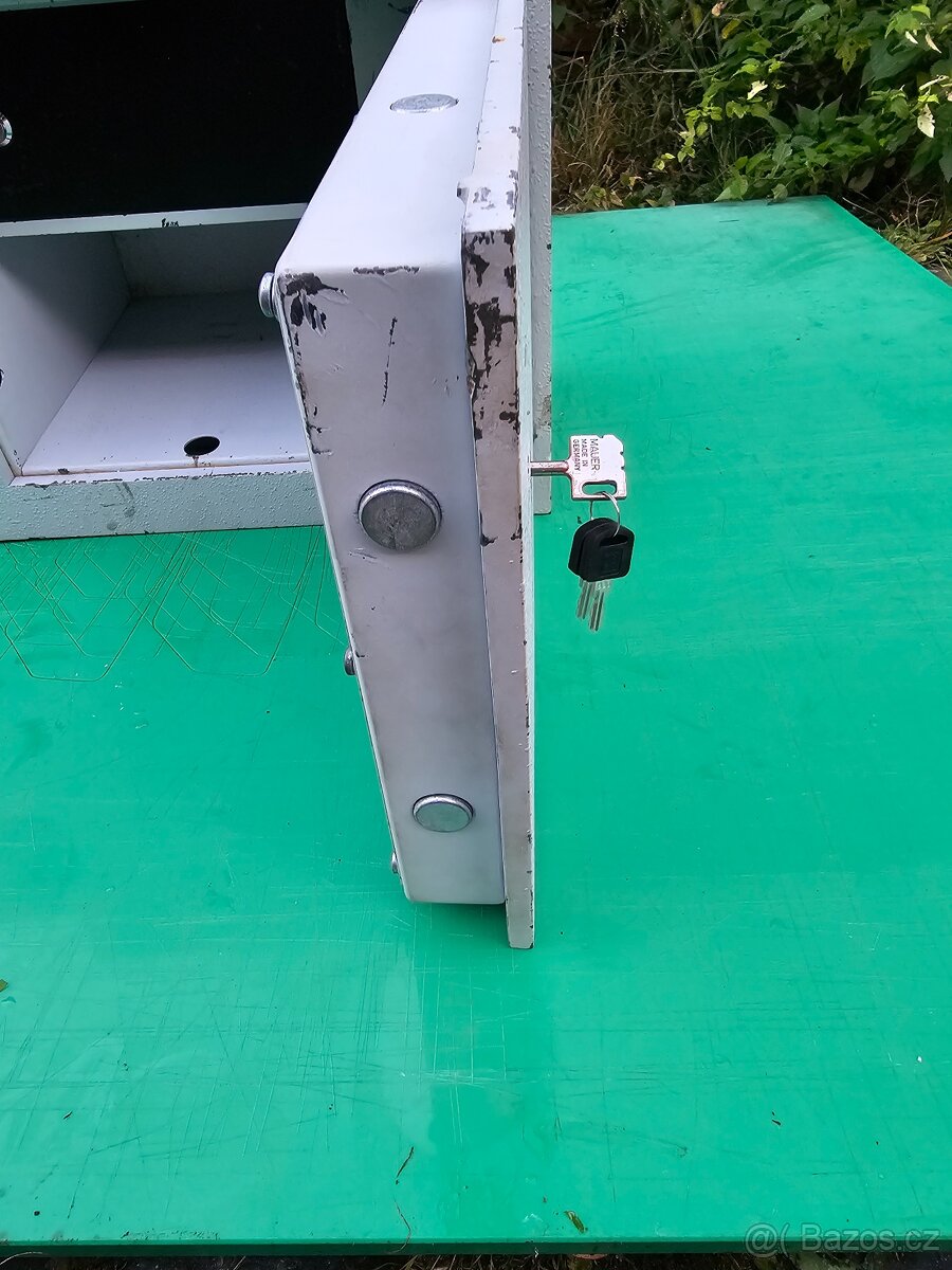 TREZOR NA ZAZDĚNÍ DO ZDI, PODLAHY - 5