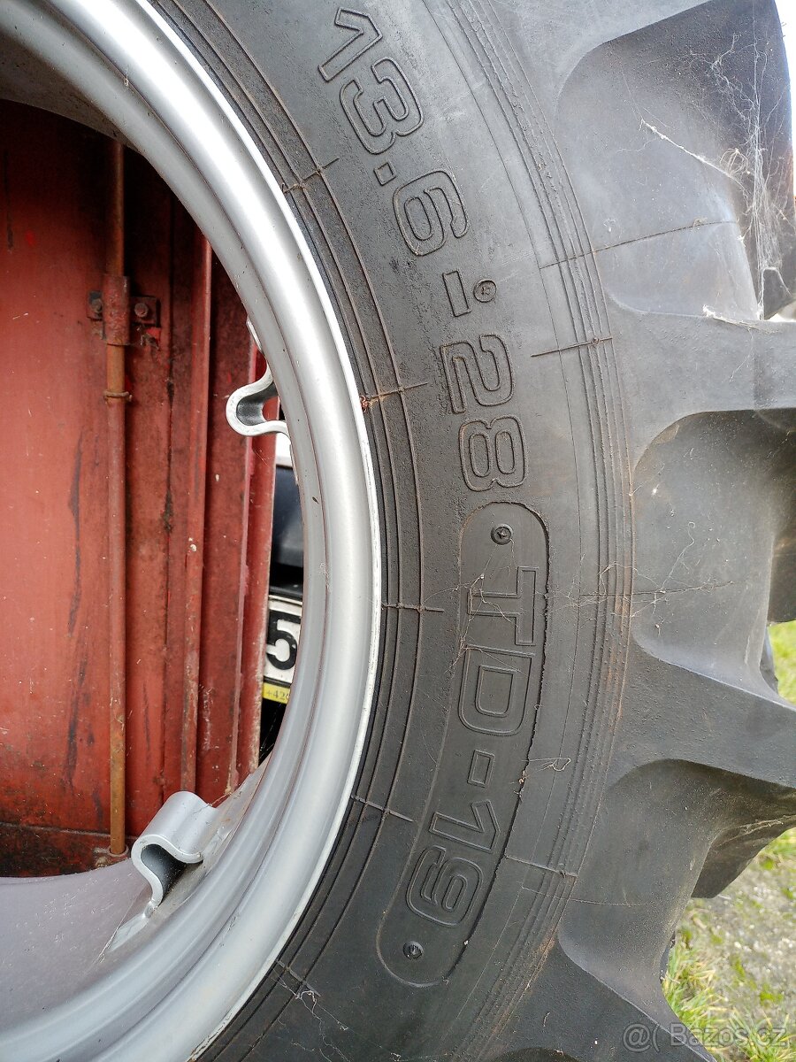 ZETOR 4011 - KOMPLET KOLA + BLATNÍKY - NOVÉ - 5