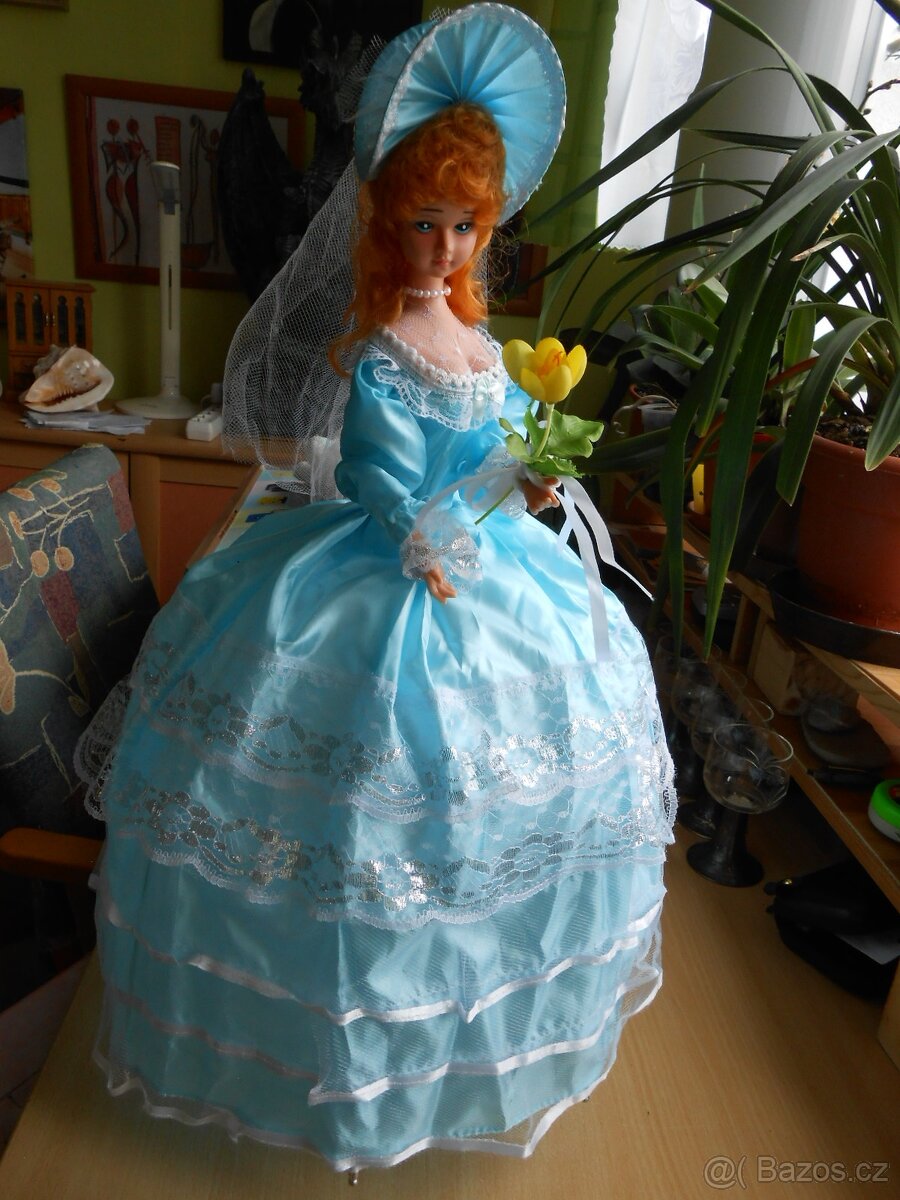 Hrací a točící se panenka vysoká 64cm - málo použitá - 5