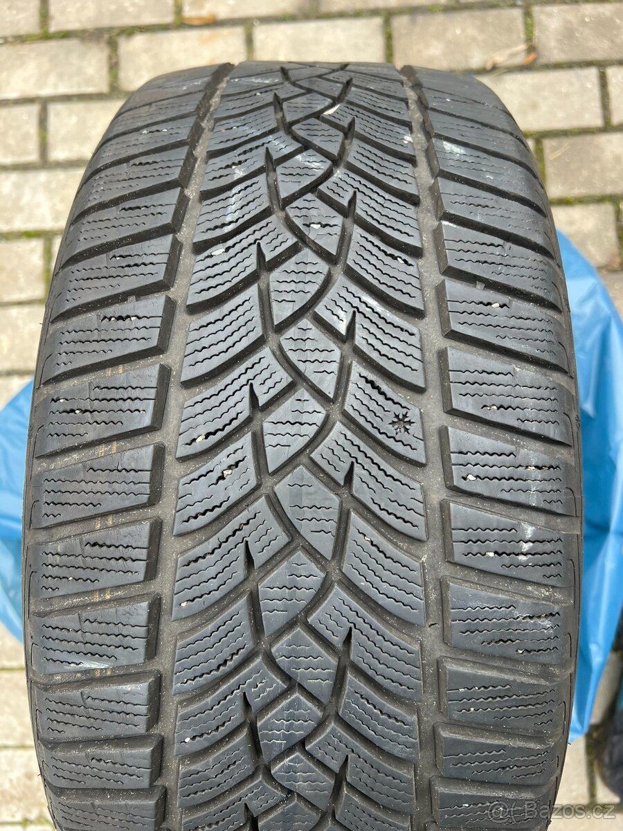 225/40 R18 92V 6+mm - 5