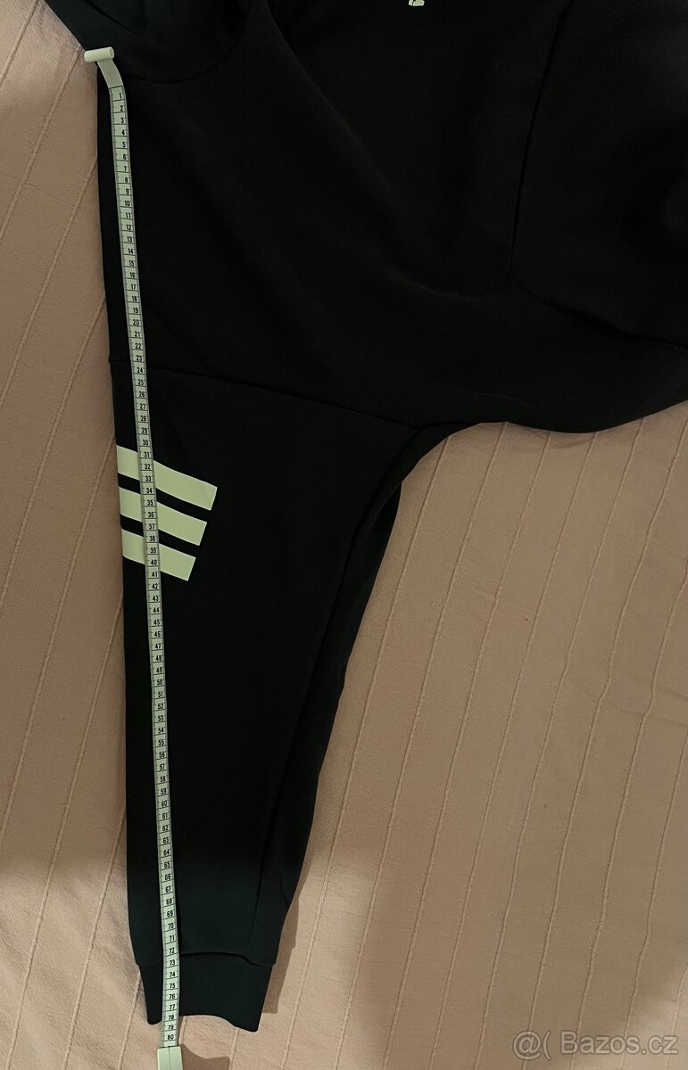 Adidas mikina Star Wars the mandalorian back graphic pánská - 5