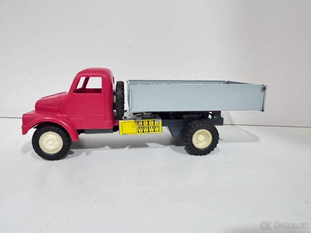 ITES - stará hračka - PRAGA S5T - 5