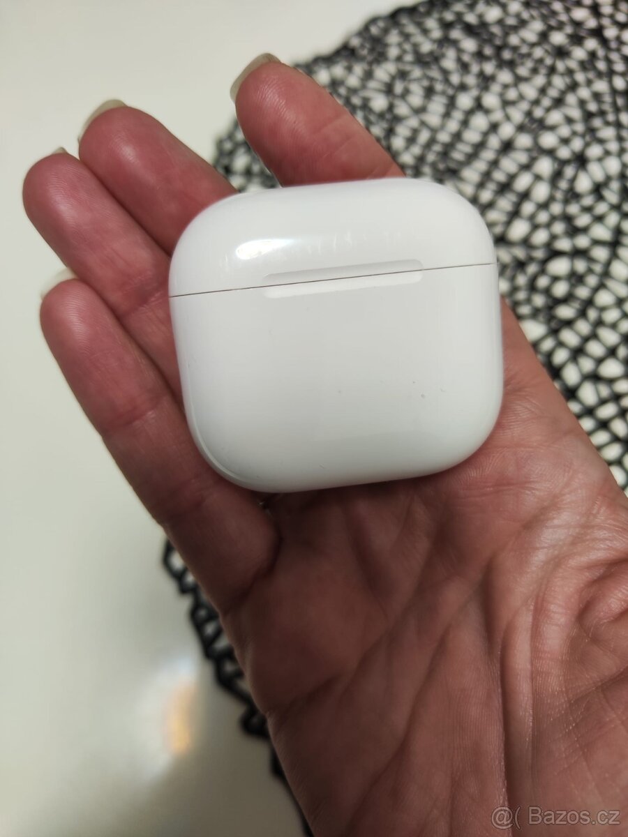 Apple AirPods 4 - 5