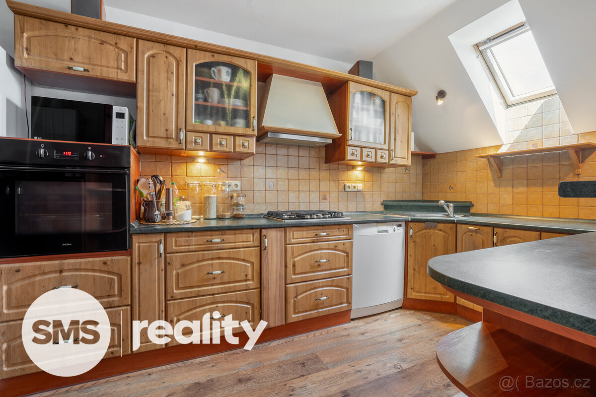 Prodej prostorného bytu 3+1 (99,6 m²) – Frýdek-Místek, ul. E - 5