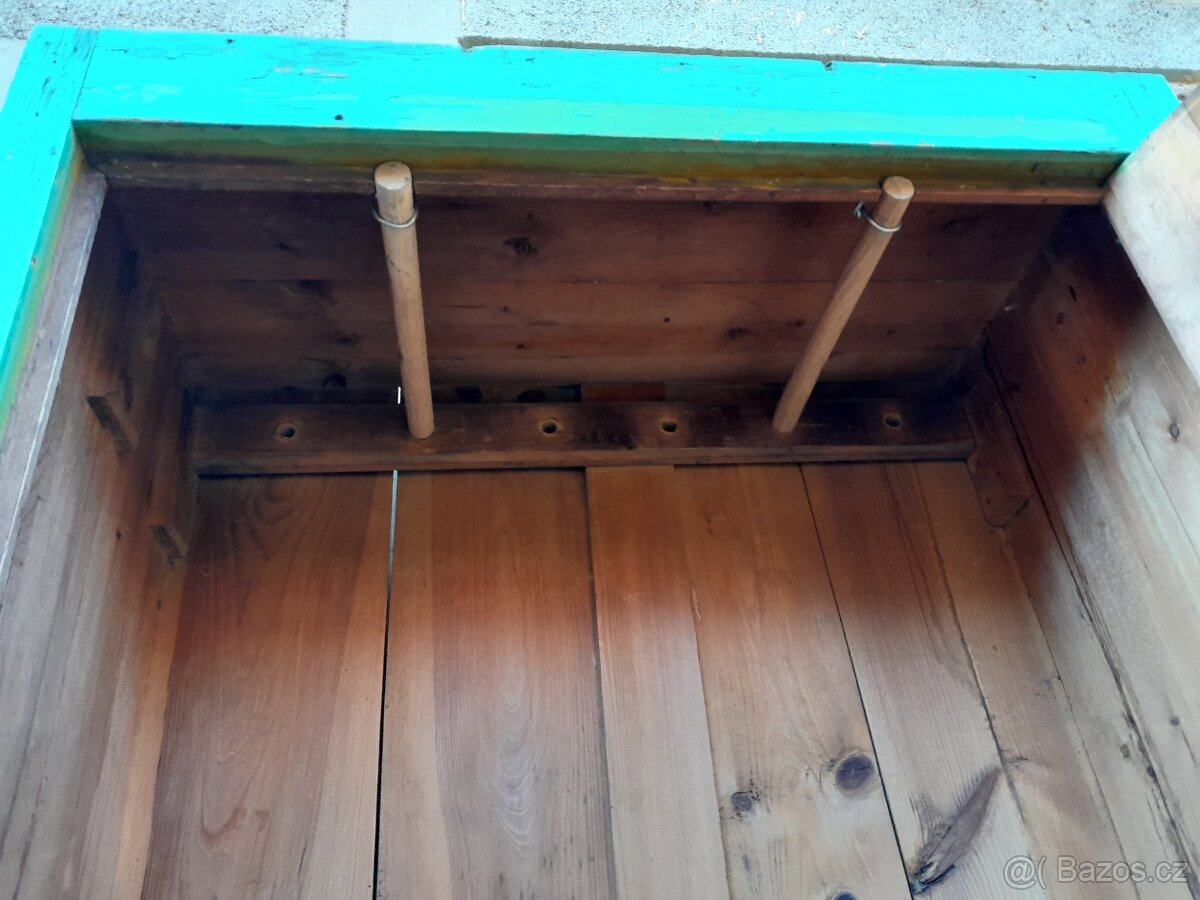 Dřevěná šatní skříň antik - 5