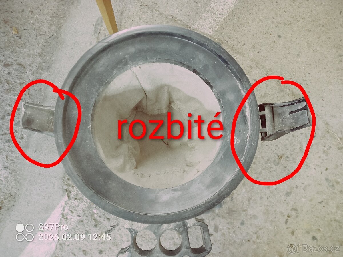 Průmyslový vysavač - lehké poškození - 5