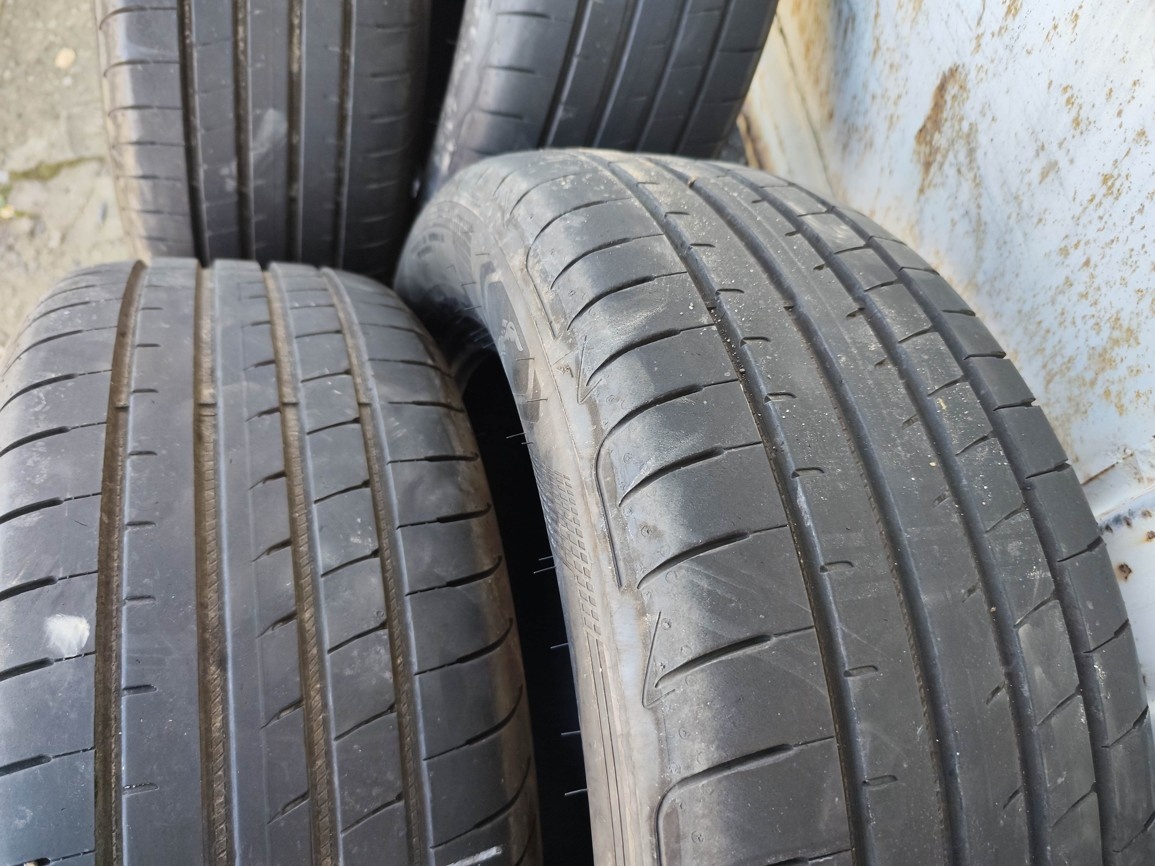 18"sada letních pneu Goodyear 235/55/18 5000Kč/4ks - 5