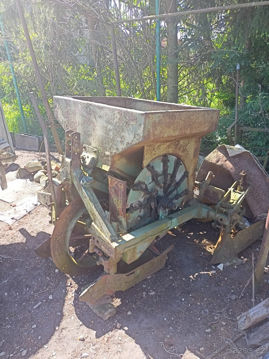 PRODEJ ZEMĚDĚLSKÝCH STROJŮ - 5