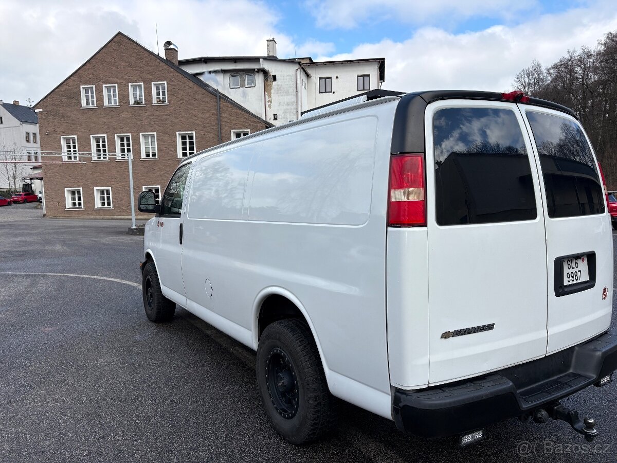 Chevrolet Express 2500 - 5