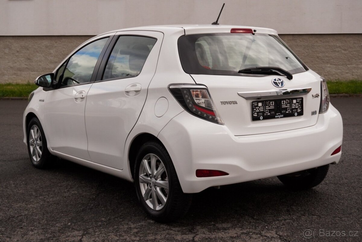 Toyota Yaris 1.5 Hybrid LOUNGE - 5