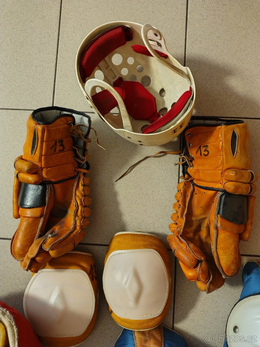 Retro hokejová výstroj - 5